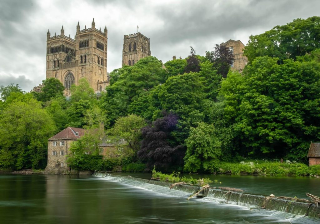 Une longue exposition de la rivière Wear et de la cathédrale de Durham 